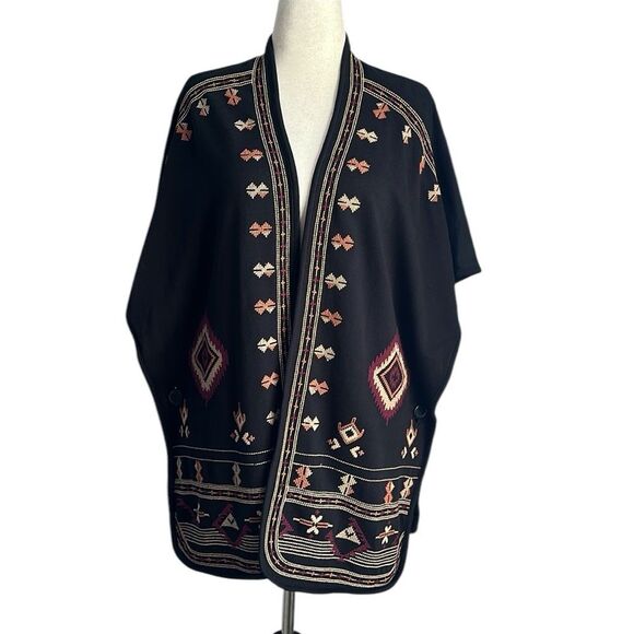 Lucky Brand Women’s One Size Aztec South Western Embroidered Black Poncho Vest - Picture 1 of 8